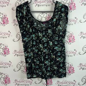 Agenda tank top buttons stretchy Black and Green Floral Blouse